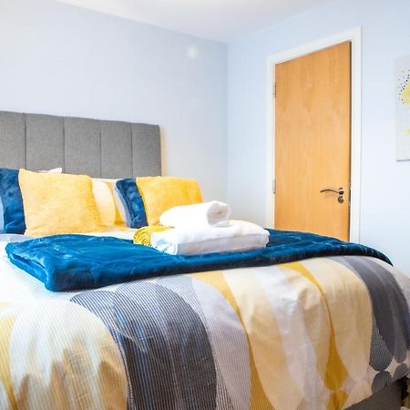 Newly Furnished Appartment Near Train Station Wolverhampton Extérieur photo