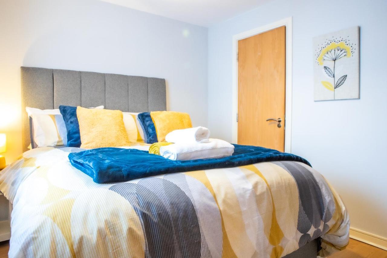 Newly Furnished Appartment Near Train Station Wolverhampton Extérieur photo